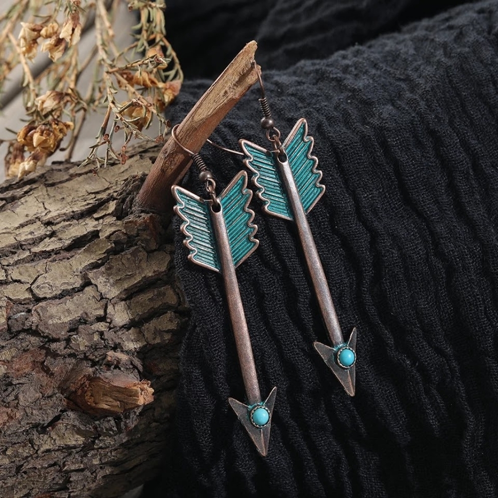 Super cute Western Coper & Turquoise Arrow Earrings
